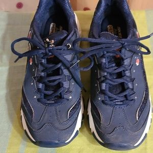 Women's Skechers Size 9